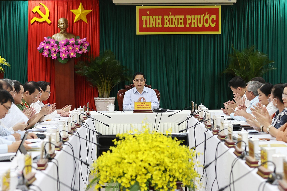 Thủ tướng Phạm Minh Chính chủ trì làm việc với lãnh đạo chủ chốt tỉnh Bình Phước. (Ảnh: Dương Giang/TTXVN)