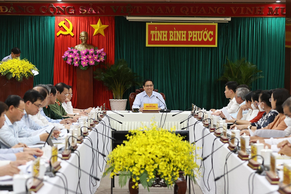 Thủ tướng Phạm Minh Chính chủ trì làm việc với lãnh đạo chủ chốt tỉnh Bình Phước. (Ảnh: Dương Giang/TTXVN)