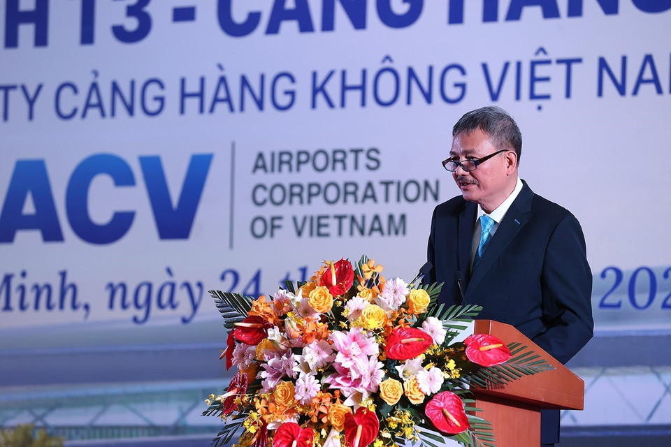 Chủ tịch HĐQT Tổng công ty Cảng hàng không Việt Nam (ACV) Lại Xuân Thanh báo cáo về Dự án xây dựng nhà ga hành khách T3 Tân Sơn Nhất. (Ảnh: Dương Giang/TTXVN)