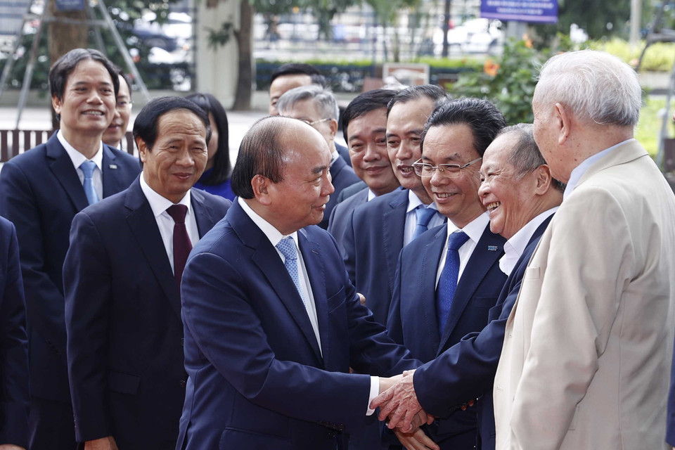 Chủ tịch nước Nguyễn Xuân Phúc với các đại biểu. (Ảnh: Thống Nhất/TTXVN)