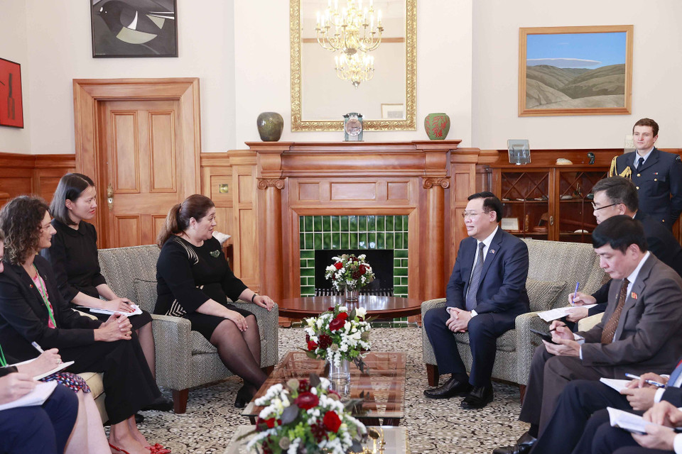 Chủ tịch Quốc hội Vương Đình Huệ hội kiến Toàn quyền New Zealand Dame Cindy Kiro. (Ảnh: Doãn Tấn/TTXVN)