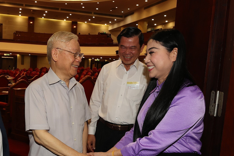 Tổng Bí thư Nguyễn Phú Trọng với các đại biểu dự hội nghị. (Ảnh: Trí Dũng/TTXVN)