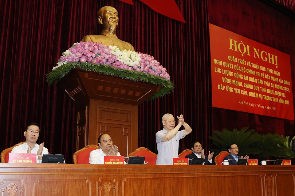 Tổng Bí thư Nguyễn Phú Trọng cùng các đồng chí lãnh đạo Đảng, Nhà nước chủ trì hội nghị. (Ảnh: Trí Dũng/TTXVN)