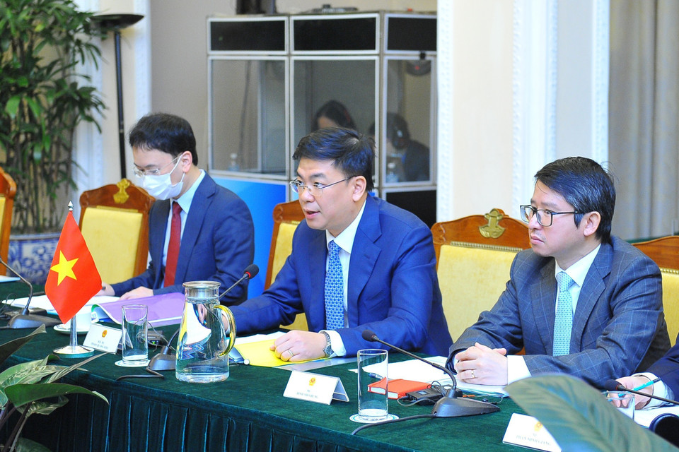 Thứ trưởng Ngoại giao Phạm Quang Hiệu phát biểu tại buổi đối thoại. (Ảnh: Minh Đức/TTXVN)