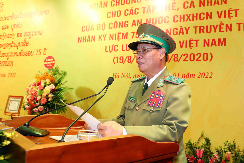 Đại tướng Vilay Lakhamphong, Ủy viên Bộ Chính trị, Bộ trưởng Bộ Công an nước Cộng hòa Dân chủ Nhân dân Lào phát biểu. (Ảnh: Phạm Kiên/TTXVN)