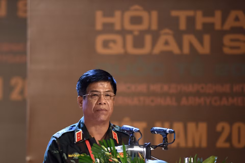 Trung tướng Nguyễn Văn Nghĩa, Phó tổng Tham mưu trưởng QĐND Việt Nam, Trưởng ban tổ chức Cuộc thi “Vùng tai nạn” trong khuôn khổ Army Games phát biểu khai mạc. (Ảnh: TTXVN phát)