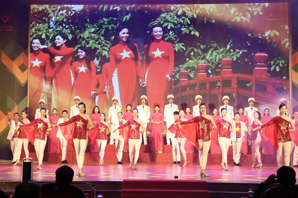 Chương trình nghệ thuật chào mừng lễ khai mạc. (Ảnh: TTXVN phát)