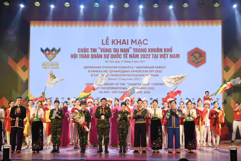 Chương trình nghệ thuật chào mừng lễ khai mạc. (Ảnh: TTXVN phát)