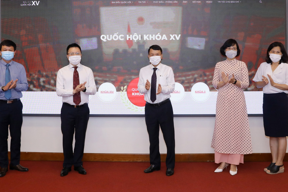 Lãnh đạo TTXVN khai trương trang thông tin đặc biệt về bầu cử đại biểu Quốc hội và đại biểu Hội đồng Nhân dân các cấp. (Ảnh: Văn Điệp/TTXVN)