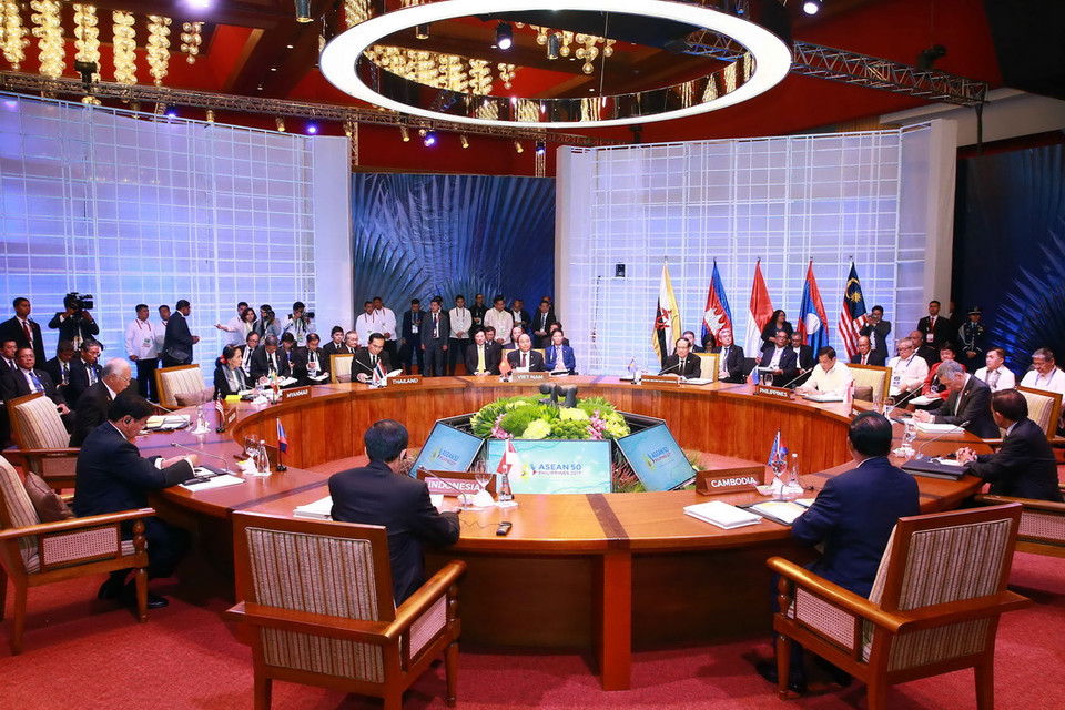 Thủ tướng Nguyễn Xuân Phúc tham dự Phiên toàn thể Hội nghị Cấp cao ASEAN lần thứ 30. (Ảnh: Thống Nhất/TTXVN)