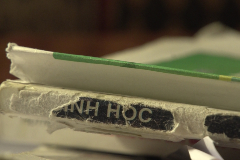 Hành trang của em chỉ là 150 nghìn mẹ cho cùng sách vở và vài bộ quần áo. (Ảnh: Tùng Lâm/Vietnam+)