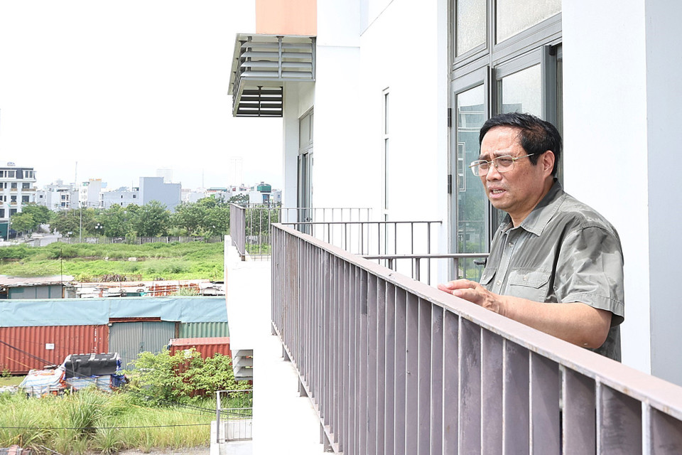 Thủ tướng Phạm Minh Chính kiểm tra thực trạng Bệnh viện Bạch Mai cơ sở 2 tại thành phố Phủ Lý, Hà Nam. (Ảnh: Dương Giang/TTXVN)