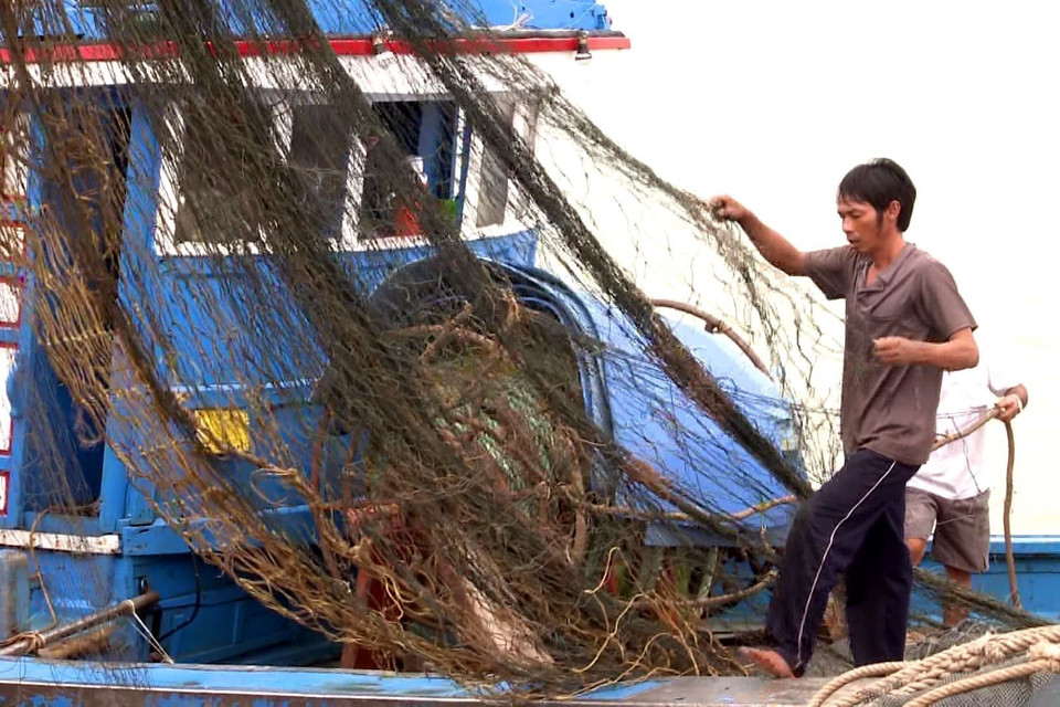 Tàu thuyền vào neo đậu, tránh trú bão tại khu vực Cửa Hội, thị xã Cửa Lò (Nghệ An). (Ảnh: Tá Chuyên/TTXVN)