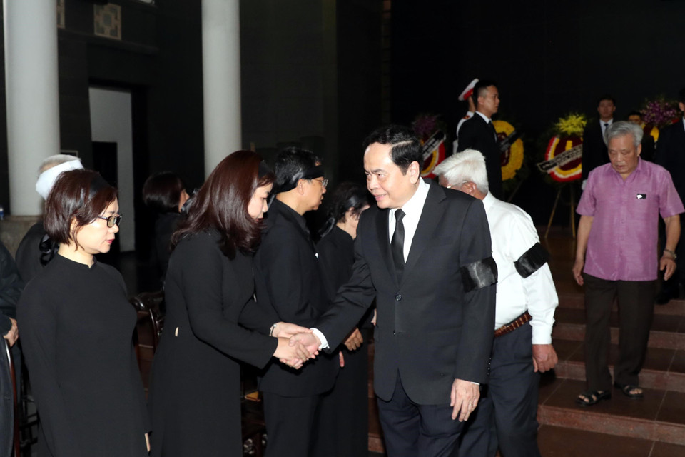 Đoàn Ủy ban Trung ương Mặt trận Tổ quốc Việt Nam do đồng chí Trần Thanh Mẫn, Bí thư Trung ương Đảng, Chủ tịch Ủy ban Trung ương MTTQ Việt Nam làm trưởng đoàn viếng đồng chí Vũ Mão. (Ảnh: Trọng Đức/TTXVN)