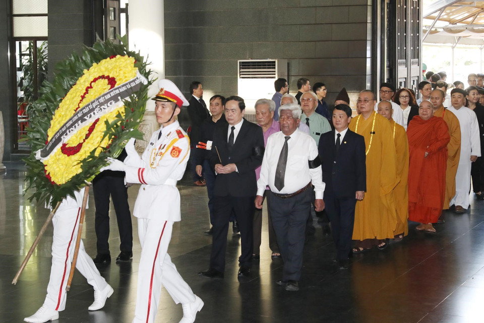 Đoàn Ủy ban Trung ương Mặt trận Tổ quốc Việt Nam do ông Trần Thanh Mẫn, Bí thư Trung ương Đảng, Chủ tịch Ủy ban Trung ương MTTQ Việt Nam làm trưởng đoàn viếng đồng chí Vũ Mão. (Ảnh: Trọng Đức/TTXVN)