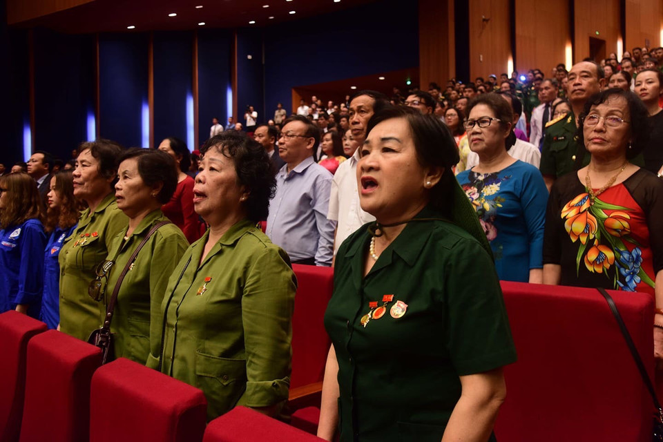Tham dự buổi lễ cũng có nhiều các lão thành cách mạng, các Mẹ Việt Nam Anh hùng; đại diện lãnh đạo tỉnh Cao Bằng, Thành phố Hồ Chí Minh, Nghệ An, Hà Nội... (Ảnh: PV/Vietnam+)