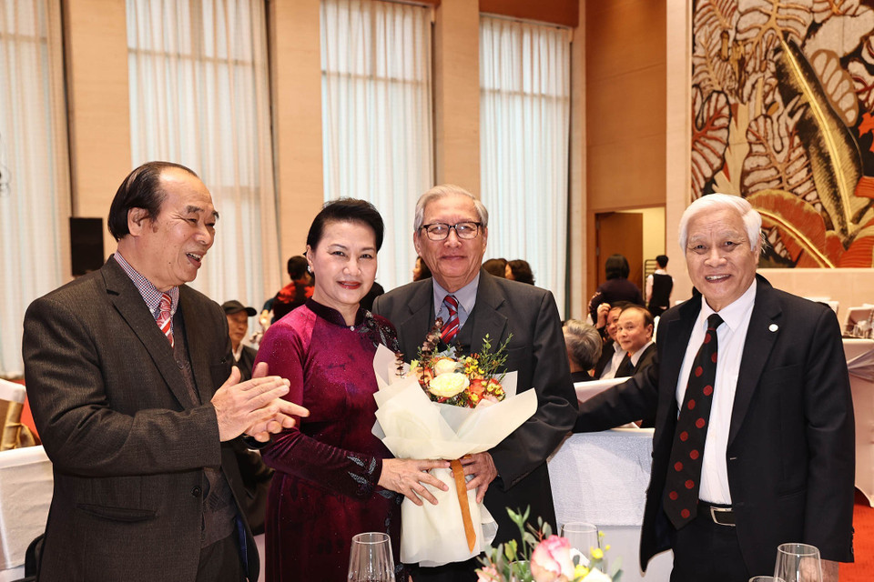 Chủ tịch Quốc hội Nguyễn Thị Kim Ngân và các đại biểu tại buổi gặp mặt. (Ảnh: Trọng Đức/TTXVN)