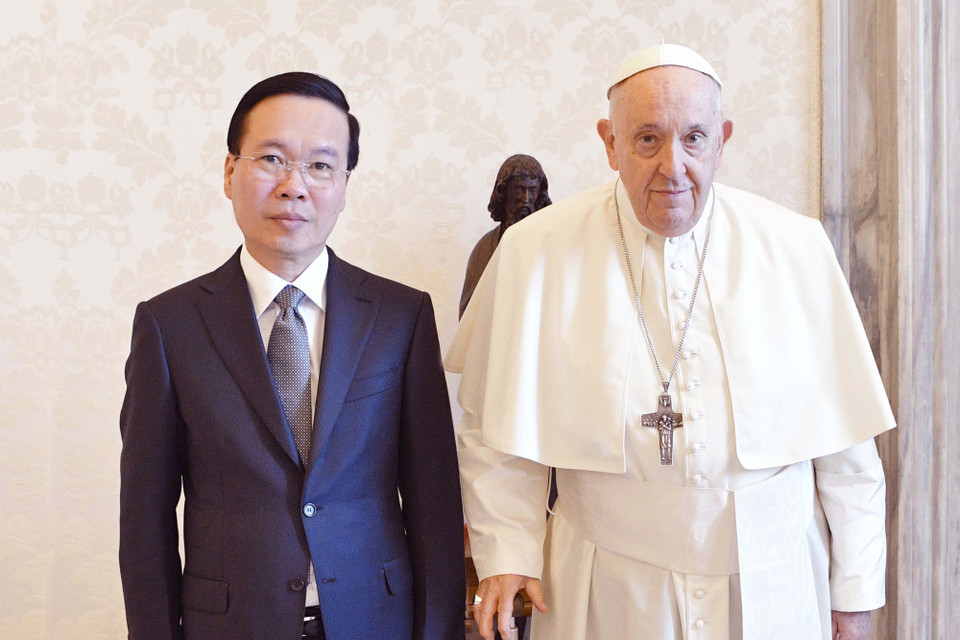 Chủ tịch nước Võ Văn Thưởng hội kiến Giáo hoàng Francis.(Ảnh: Thống Nhất/TTXVN)