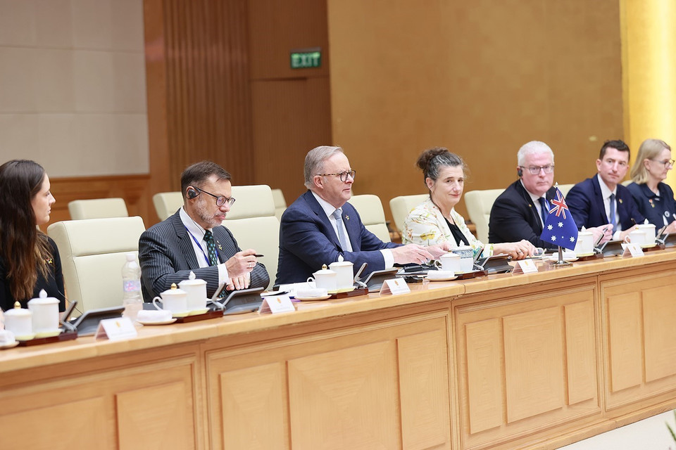 Thủ tướng Australia Anthony Albanese và các thành viên đoàn tại cuộc hội đàm. (Ảnh: Dương Giang/TTXVN)