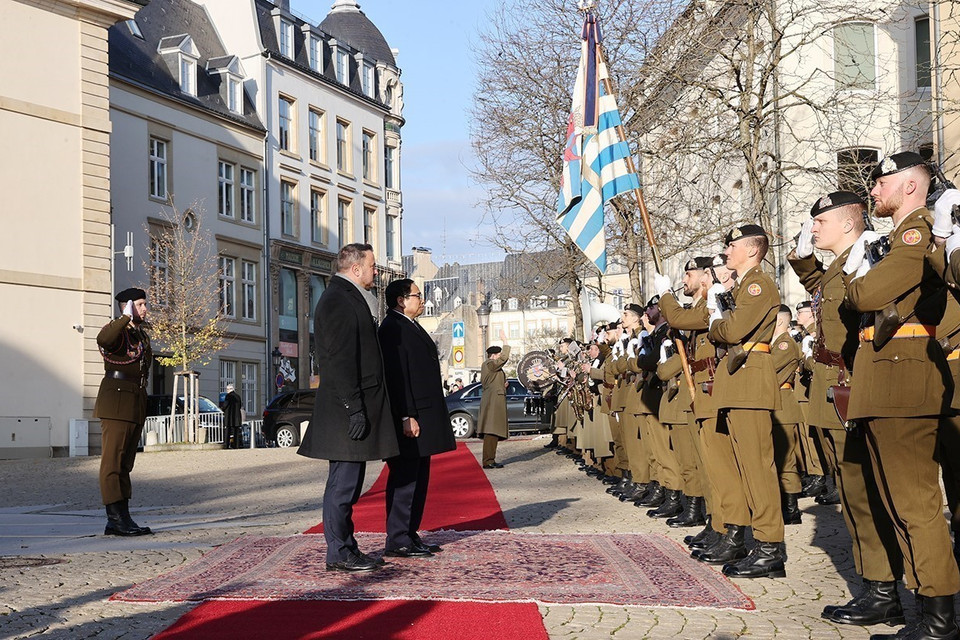Quang cảnh Lễ đón Thủ tướng Phạm Minh Chính thăm chính thức Luxembourg. (Ảnh: Dương Giang/TTXVN)