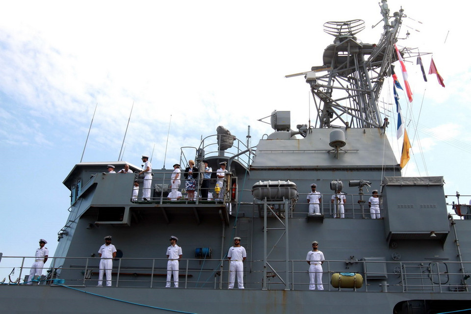 Lực lượng Hải quân Hoàng gia New Zealand trên tàu HMNZS Te Mana F77. (Ảnh: Thanh Vũ/TTXVN)