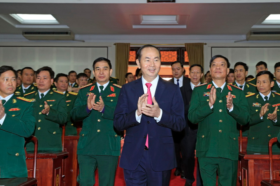 Chủ tịch nước Trần Đại Quang đến thăm lực lượng vũ trang Quân khu 1. (Ảnh: Nhan Sáng/TTXVN)