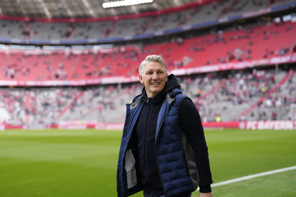 Bastian Schweinsteiger có mặt tại trận đấu trong tư cách bình luận viên. (Nguồn: FcBayern)