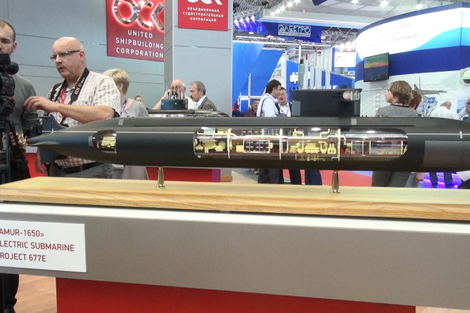 Tàu ngầm diesel-điện lớp Amur-1650 (Dự án 677E). (Ảnh: Duy Trinh/Vietnam+)