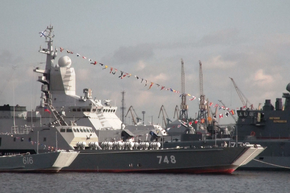 Các chiến hạm Nga tại triển lãm IMDS 2015. (Ảnh: Duy Trinh/Vietnam+)