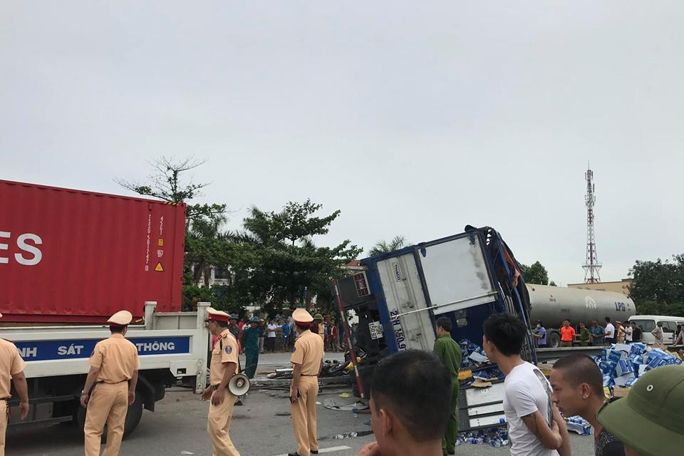 Vụ việc xảy ra vào khoảng 6 giờ sáng nay, 23/7, tại địa bàn xã Cộng Hòa, huyện Kim Thành, Hải Dương (Ảnh: CTV Nguyễn Huệ)