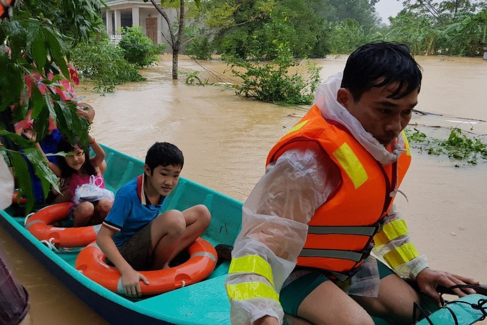 Lũ lụt kéo dài khiến hơn 43.500 hộ với trên 134.000 người Quảng Trị bị ảnh hưởng. (Ảnh: Thanh Thủy/TTXVN)