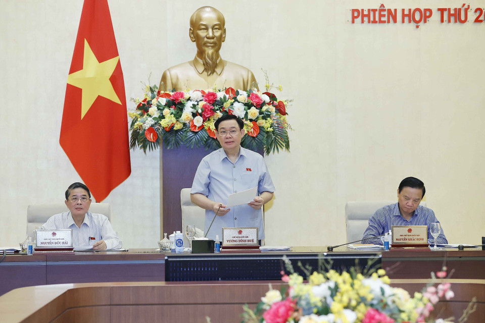 Chủ tịch Quốc hội Vương Đình Huệ phát biểu khai mạc Phiên họp thứ 26 của Ủy ban Thường vụ Quốc hội. (Ảnh: Doãn Tấn/TTXVN)