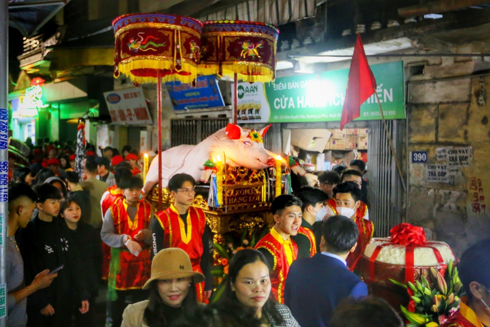 Hằng năm, cứ đến ngày 13 tháng giêng Âm Lịch (năm nay đúng ngày 3/2 Dương lịch), nhân dân làng La Phù, huyện Hoài Đức (Hà Nội) lại rộn ràng tổ chức Lễ hội rước Ông lợn truyền thống. (Ảnh: Tuấn Đức/TTXVN)
