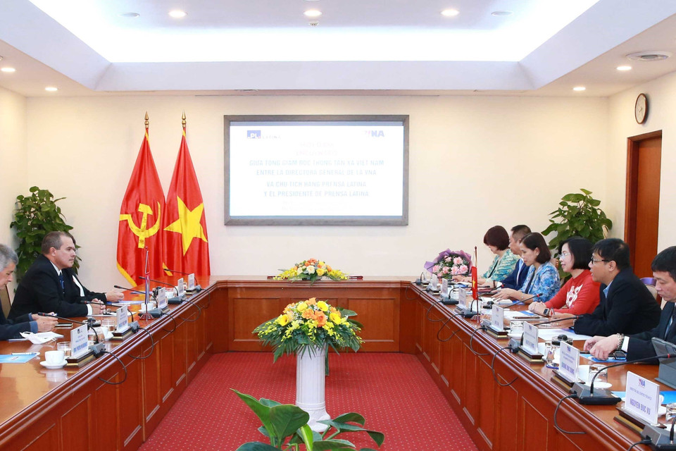 Sáng 25/9/2023, tại Hà Nội, Tổng Giám đốc TTXVN Vũ Việt Trang hội đàm với Chủ tịch Thông tấn xã Prensa Latina (Cuba) Luis Enrique González Acosta nhân chuyến thăm và làm việc tại Việt Nam. (Ảnh: Phương Hoa/TTXVN)