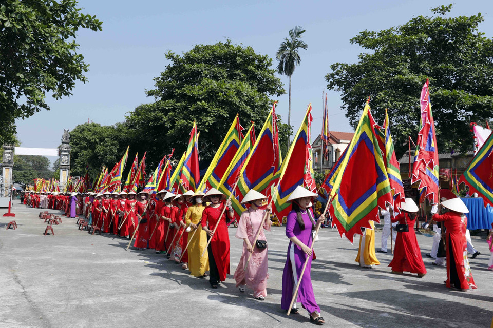 Lễ hội thu hút rất đông người dân và du khách thập phương tham dự. (Ảnh: Trấn Việt/TTXVN)