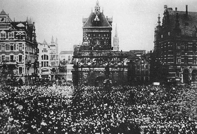 Ngày 7/11/1917 (25/10 theo lịch Nga cũ), cuộc nổi dậy vũ trang của công nhân, binh lính và thủy thủ tại thành phố Petrograd. (Ảnh: Tư liệu TTXVN phát)