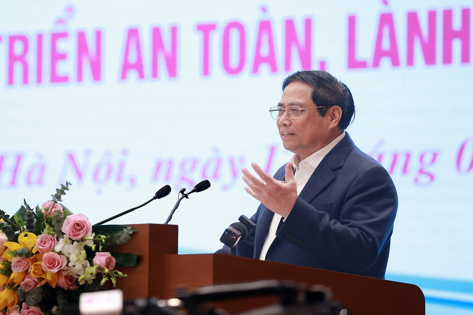 Hội nghị trực tuyến toàn quốc về tháo gỡ và thúc đẩy thị trường bất động sản phát triển an toàn, lành mạnh, bền vững diễn ra tại Hà Nội. (Ảnh: Dương Giang/TTXVN)