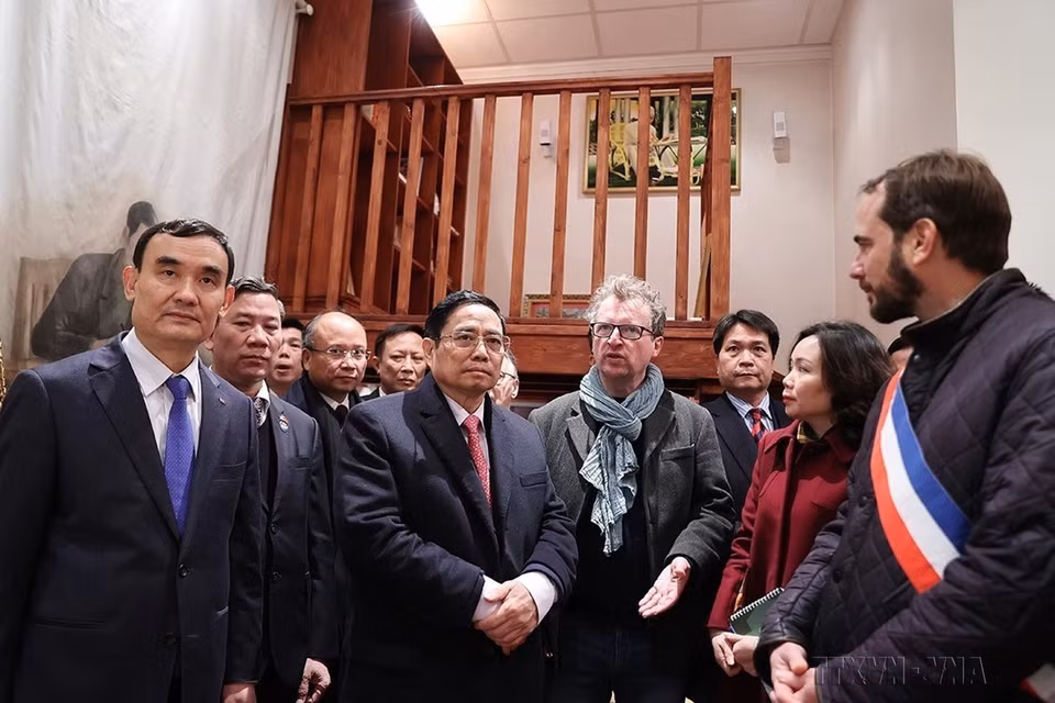Chiều 3/11/2021, trong chuyến thăm chính thức Cộng hoà Pháp, Thủ tướng Phạm Minh Chính thăm Không gian Hồ Chí Minh tại Bảo tàng lịch sử Sống Montreuil ở Công viên Montreau, thành phố Montreuil, Paris. (Ảnh: Dương Giang/TTXVN)