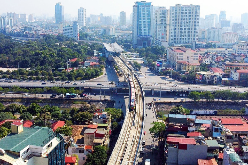Dự án tuyến đường sắt đô thị số 3 (Nhổn-ga Hà Nội) vay vốn ODA của Ngân hàng Phát triển châu Á (ADB), Cơ quan Phát triển Pháp (AFD), Ngân hàng đầu tư châu Âu (EIB) và Chính phủ Pháp (DGT), được công ty Systra của Pháp tư vấn thiết kế. (Ảnh: Huy Hùng/TTXVN)