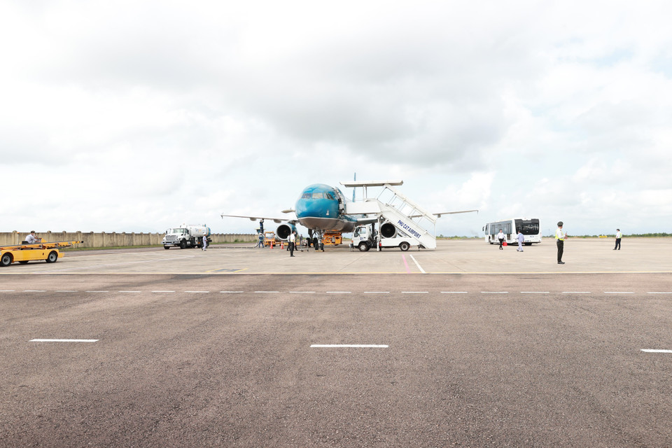 Cảng hàng không Phù Cát hiện đang khai thác bao gồm 3 hạng mục chính: sân đỗ với 7 vị trí đỗ máy bay; nhà ga 2 tầng và đường băng. (Ảnh: Dương Giang/TTXVN)