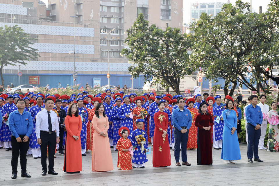 Ngày 20/10/2023, Trung tâm Hỗ trợ Thanh niên Công nhân Thành phố Hồ Chí Minh tổ chức chương trình Lễ cưới tập thể năm 2023 dành cho 82 cặp đôi có hoàn cảnh khó khăn. (Ảnh: Hồng Giang/TTXVN)