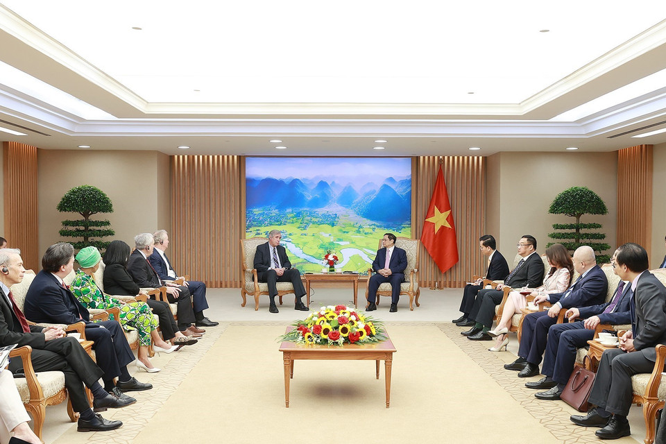 Sáng 8/4, tại Hà Nội, Thủ tướng Phạm Minh Chính tiếp Đoàn năm nghị sỹ Liên bang Hoa Kỳ do Thượng nghị sỹ bang Oregon Jeff Merkley, thành viên Ủy ban Đối ngoại Thượng viện Hoa Kỳ dẫn đầu sang thăm Việt Nam. (Ảnh: Dương Giang/TTXVN)