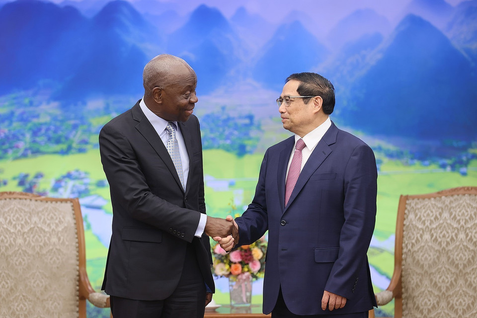 Chiều 30/6/2023, tại Hà Nội, Thủ tướng Phạm Minh Chính tiếp Tổng Giám đốc Tổ chức Lao động Quốc tế (ILO) Gilbert F. Houngbo đang thăm và làm việc tại Việt Nam. (Ảnh: Dương Giang/TTXVN)