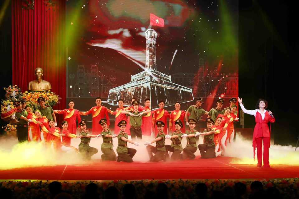 Hình ảnh chương trình nghệ thuật chào mừng buổi lễ. (Ảnh: Phạm Kiên/TTXVN)