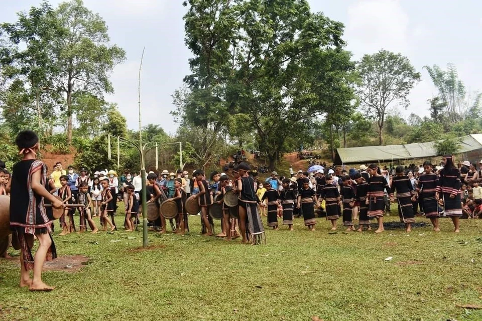 Nghi lễ cúng giọt nước được chính quyền và nhân dân xã Ia Yok, huyện Ia Grai, tỉnh Gia Lai tổ chức hàng năm vào tháng 3 hoặc tháng 4. (Ảnh: TTXVN phát)