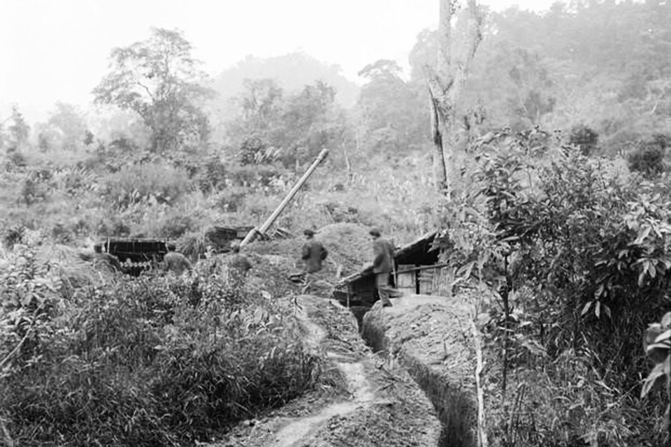 Chiến sỹ Đại đội 7, Tiểu đoàn 3 pháo binh, Đoàn M68 Hà Tuyên chuẩn bị đợt chiến đấu mới. (Ảnh: Minh Lộc/TTXVN)