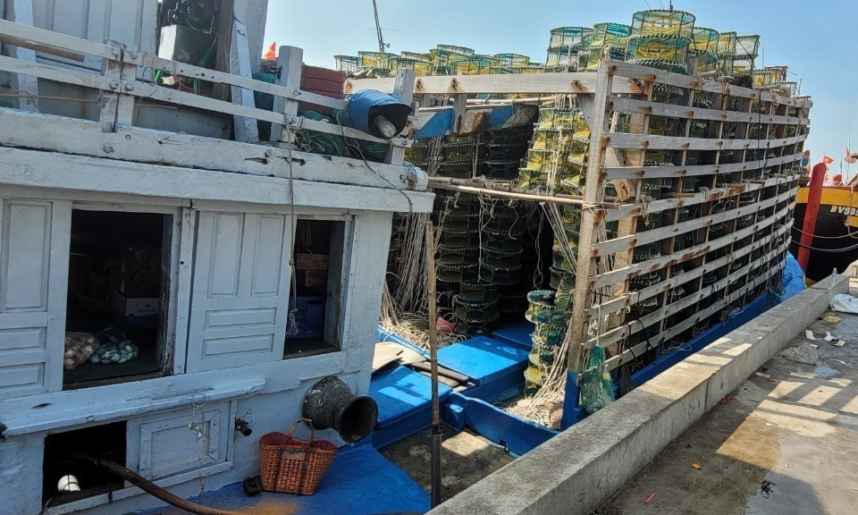 Tàu hành nghề bẫy rập ghẹ của ngư dân xã Lộc An, huyện Đất Đỏ sẵn sàng ra khơi đánh bắt chuyến biển đầu năm. (Ảnh: Hoàng Nhị/TTXVN)