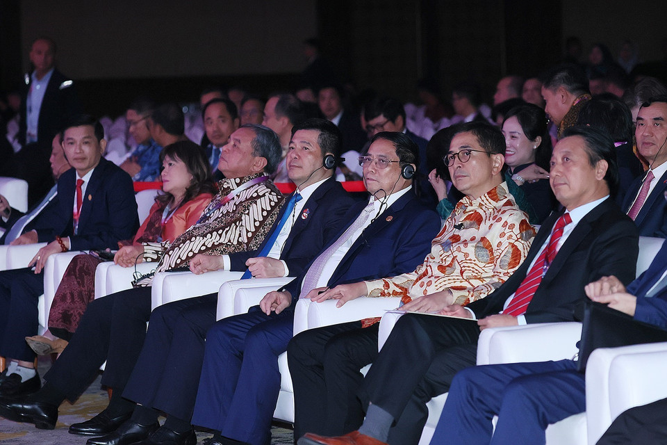 Thủ tướng Phạm Minh Chính và các đại biểu tại Hội nghị Thượng đỉnh Kinh doanh Đầu tư ASEAN (ASEAN BIS) năm 2023. (Ảnh: Dương Giang/TTXVN)