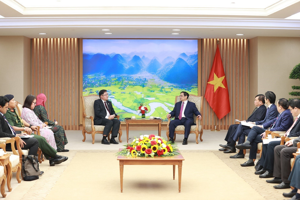 Chiều cùng ngày, tại Hà Nội, Thủ tướng Phạm Minh Chính tiếp Đại sứ Malaysia tại Việt Nam Dato Tan Yang Thai. (Ảnh: Dương Giang/TTXVN)