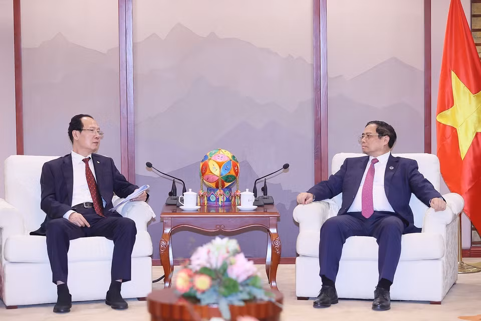Thủ tướng Phạm Minh Chính tiếp ông Vương Tiểu Quân, Phó Tổng Giám đốc Tập đoàn Xây dựng Điện lực Trung Quốc. (Ảnh: Dương Giang/TTXVN)